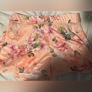 La vie en rose shorts